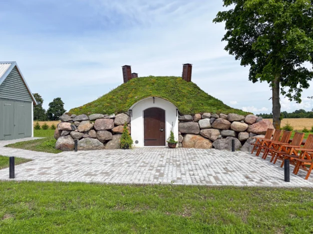 Orissaare betongkällare – balans formad av naturen